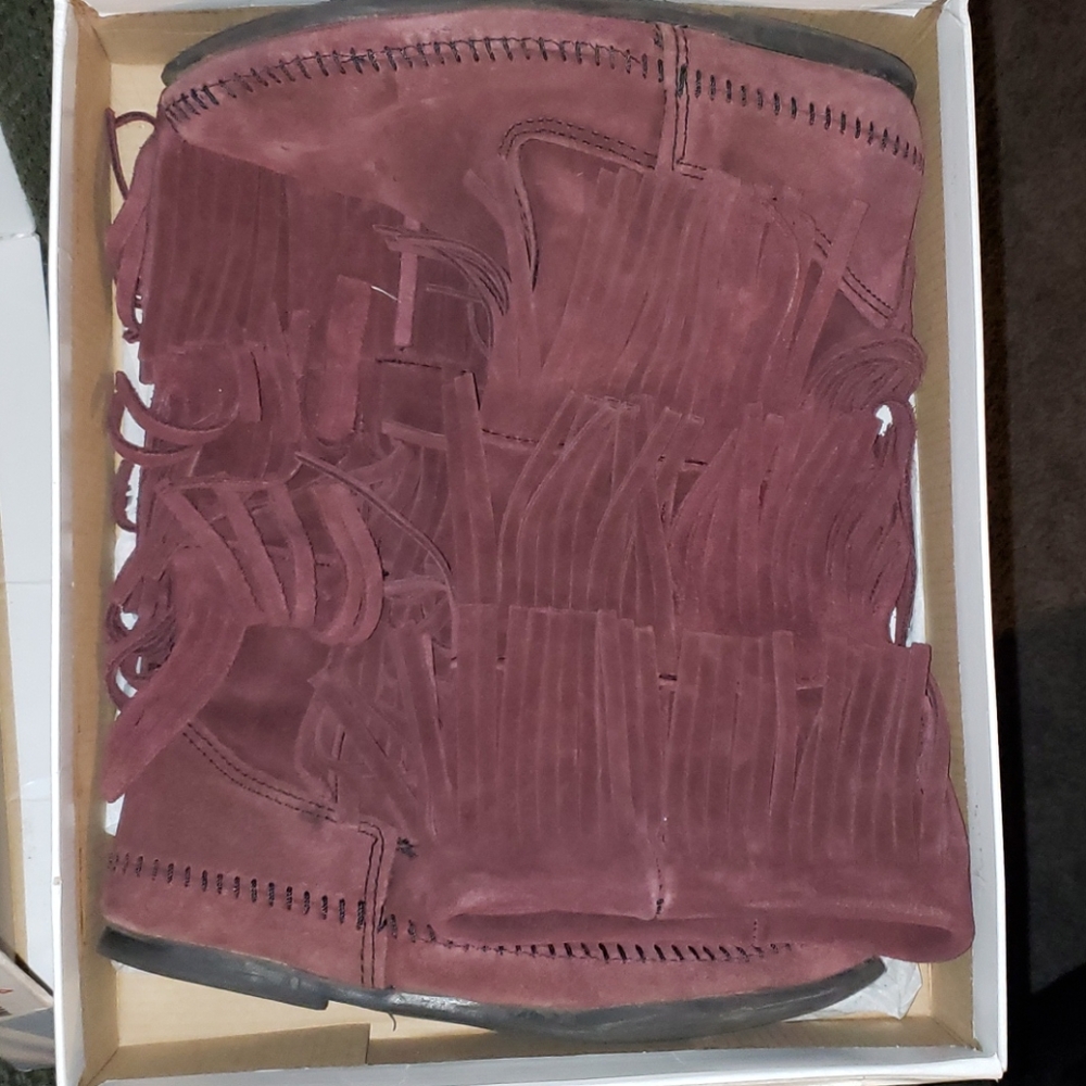 ⭐SOLD⭐ Minnetonka fringe boots